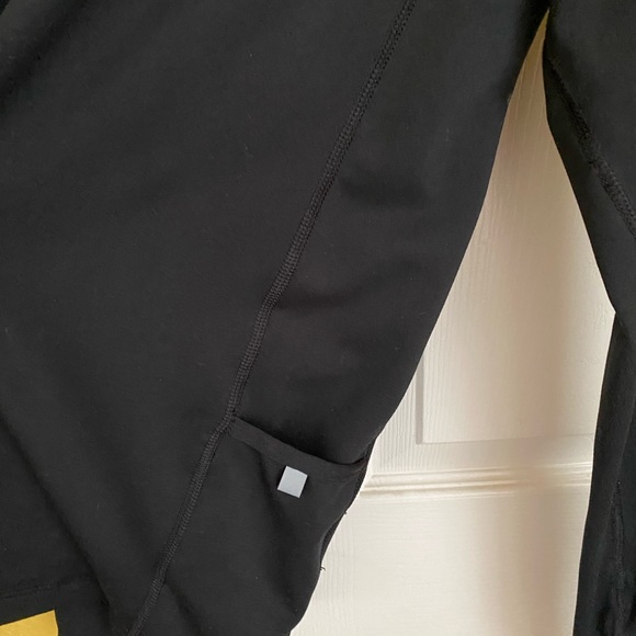 Nike XS black, long-sleeved, tunic running top. - Picture 4 of 5